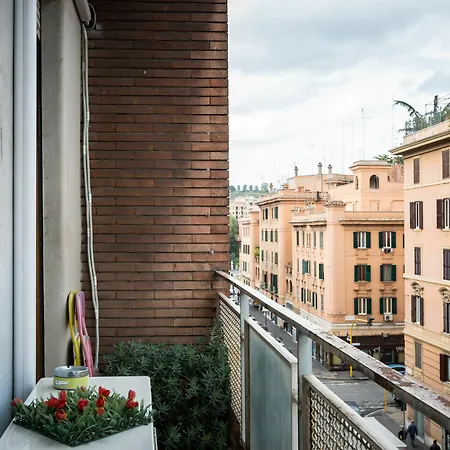 Rosso Charming Vaticano Rom